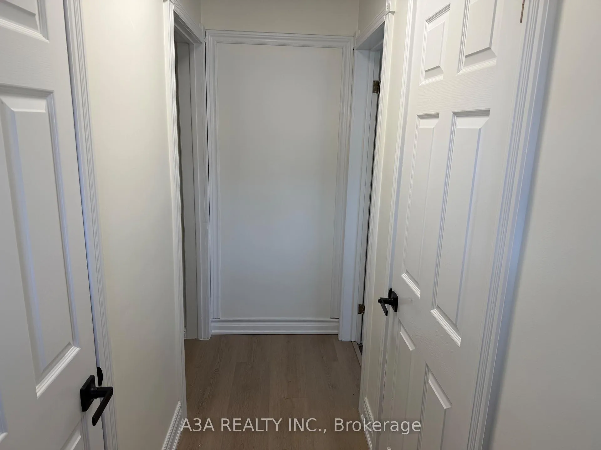 Photo 4 of Unit Basement, 5 Navan Crescent, Aurora, Aurora Heights — HOMEH