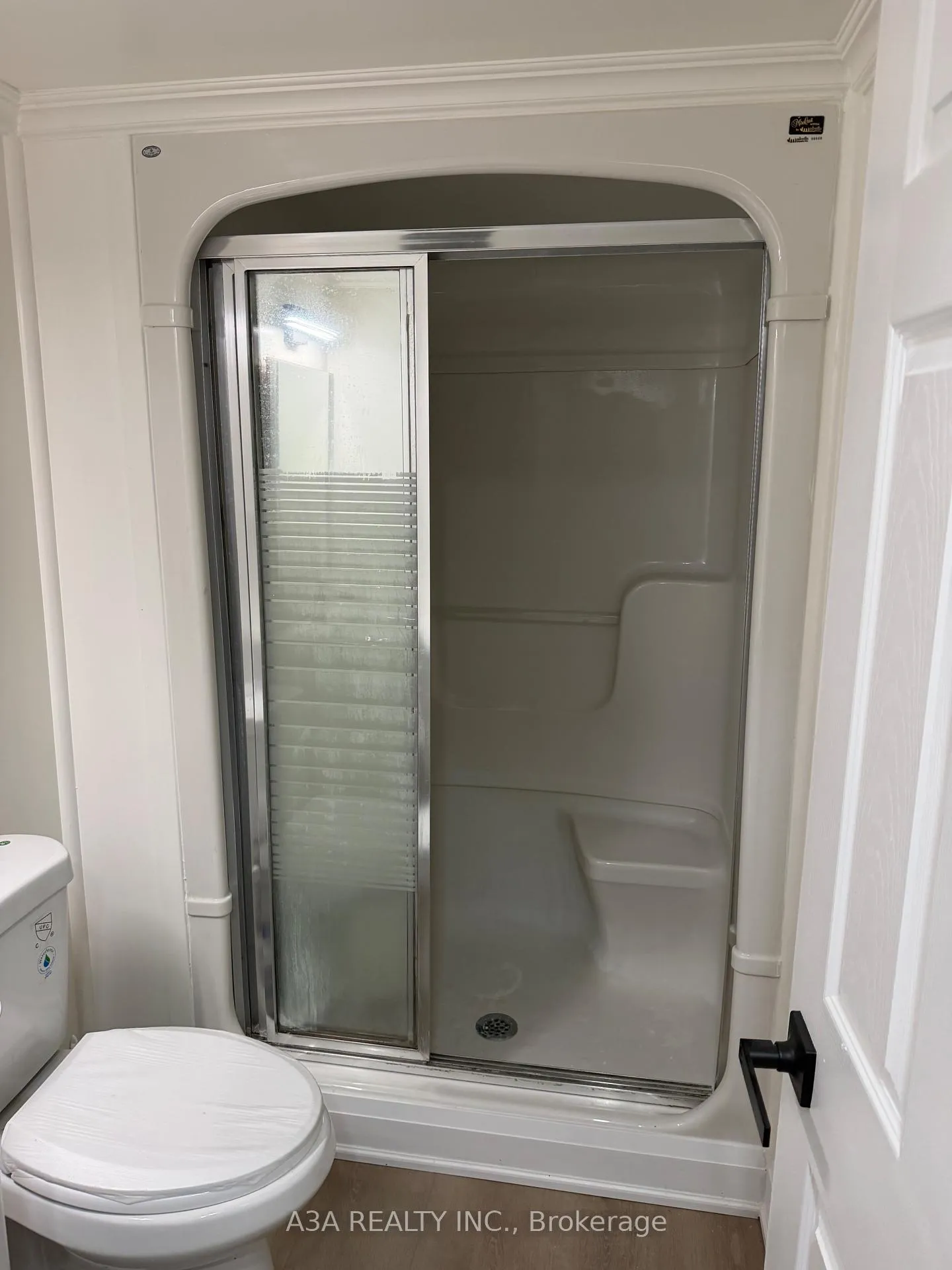Photo 11 of Unit Basement, 5 Navan Crescent, Aurora, Aurora Heights — HOMEH