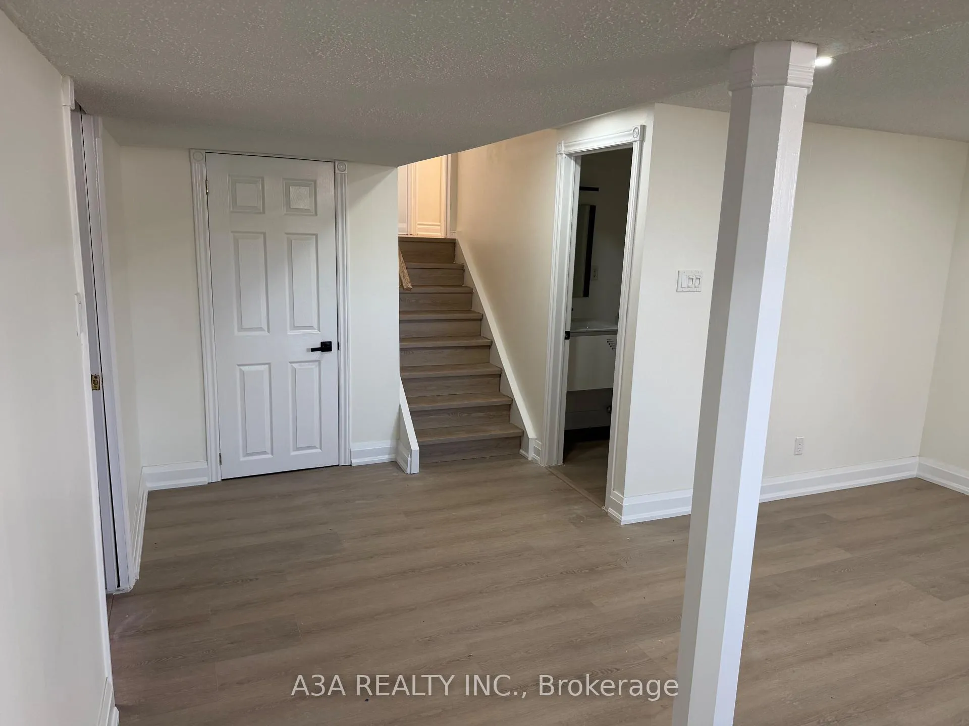 Photo 14 of Unit Basement, 5 Navan Crescent, Aurora, Aurora Heights — HOMEH