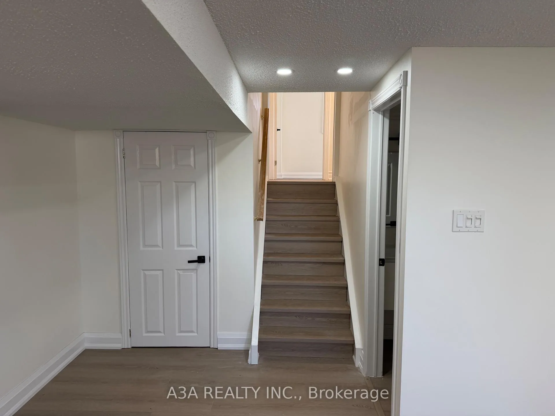 Photo 15 of Unit Basement, 5 Navan Crescent, Aurora, Aurora Heights — HOMEH