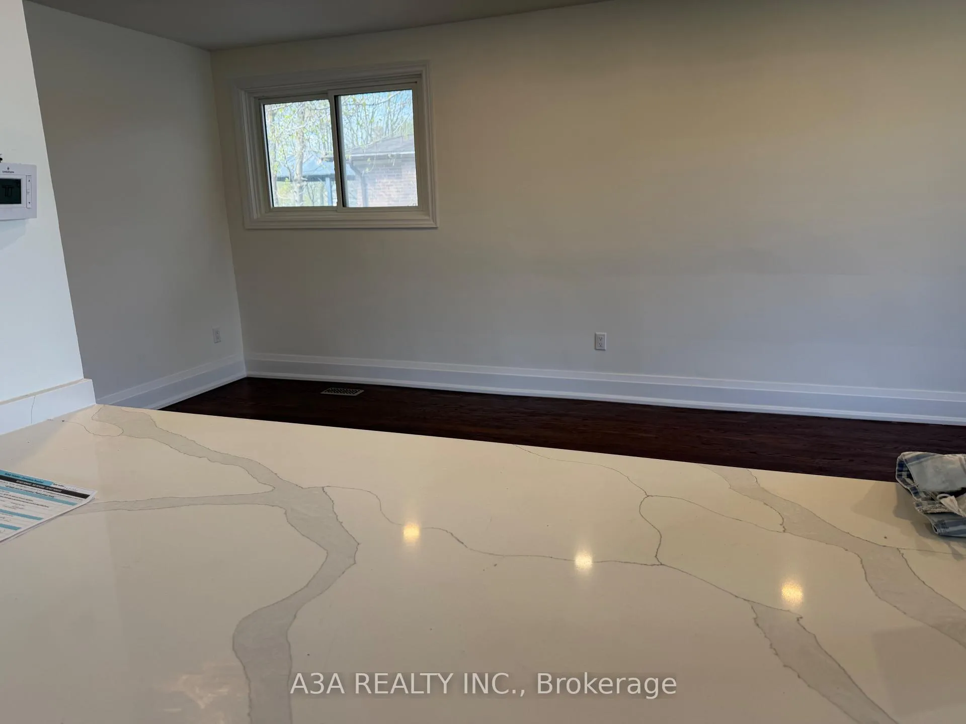 Photo 8 of Unit Main, 5 Navan Crescent, Aurora, Aurora Heights — HOMEH