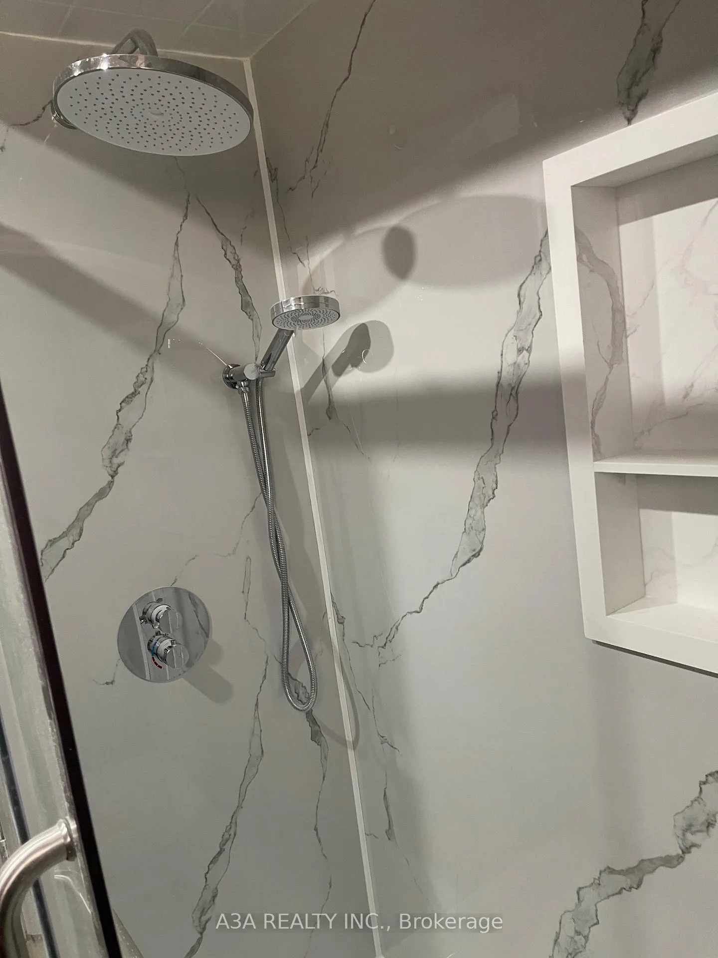 Photo 15 of Unit Main, 5 Navan Crescent, Aurora, Aurora Heights — HOMEH