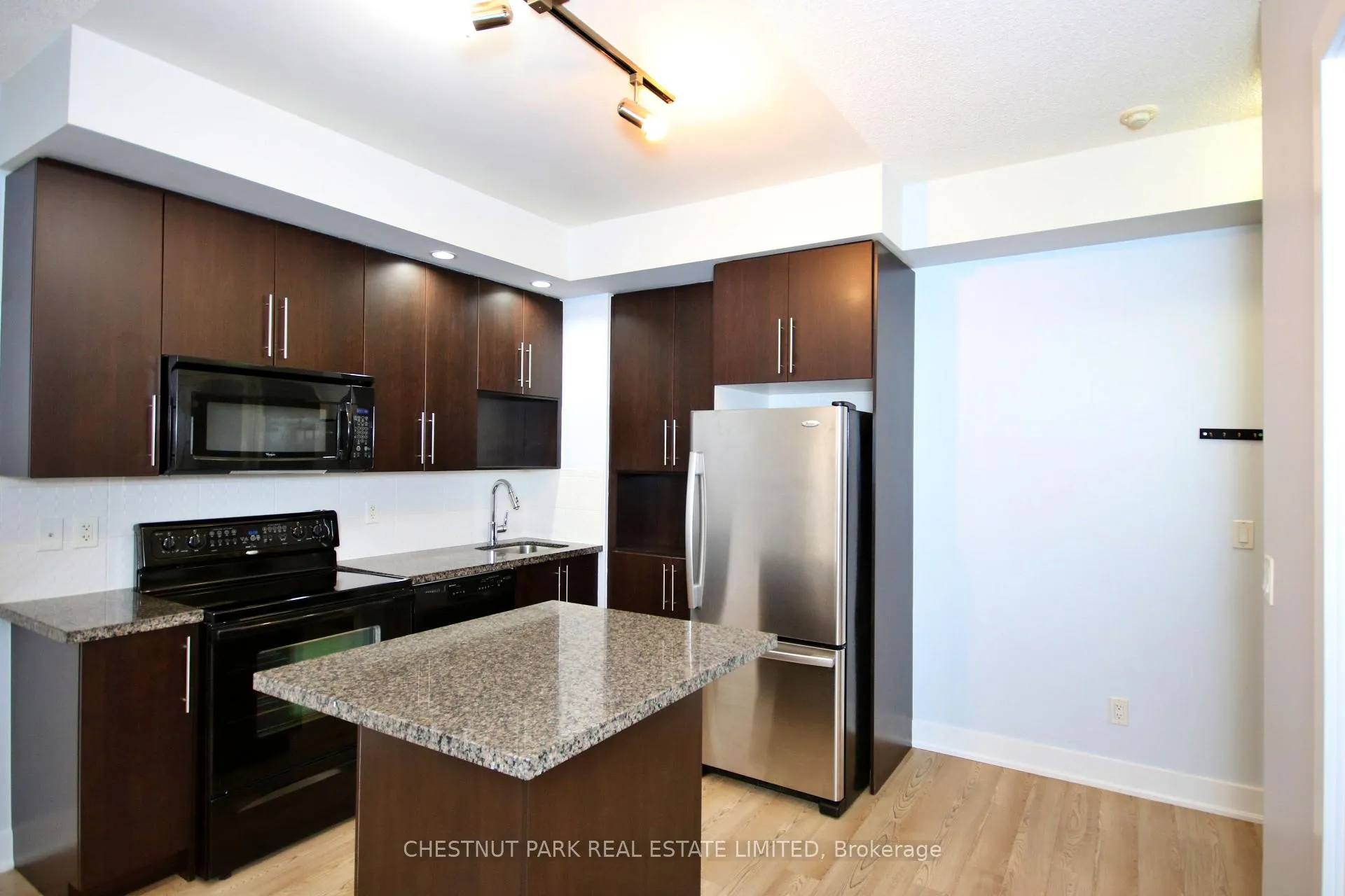 Photo 2 of Unit 1409, 28 Linden Street, Toronto, North St. James Town — HOMEH