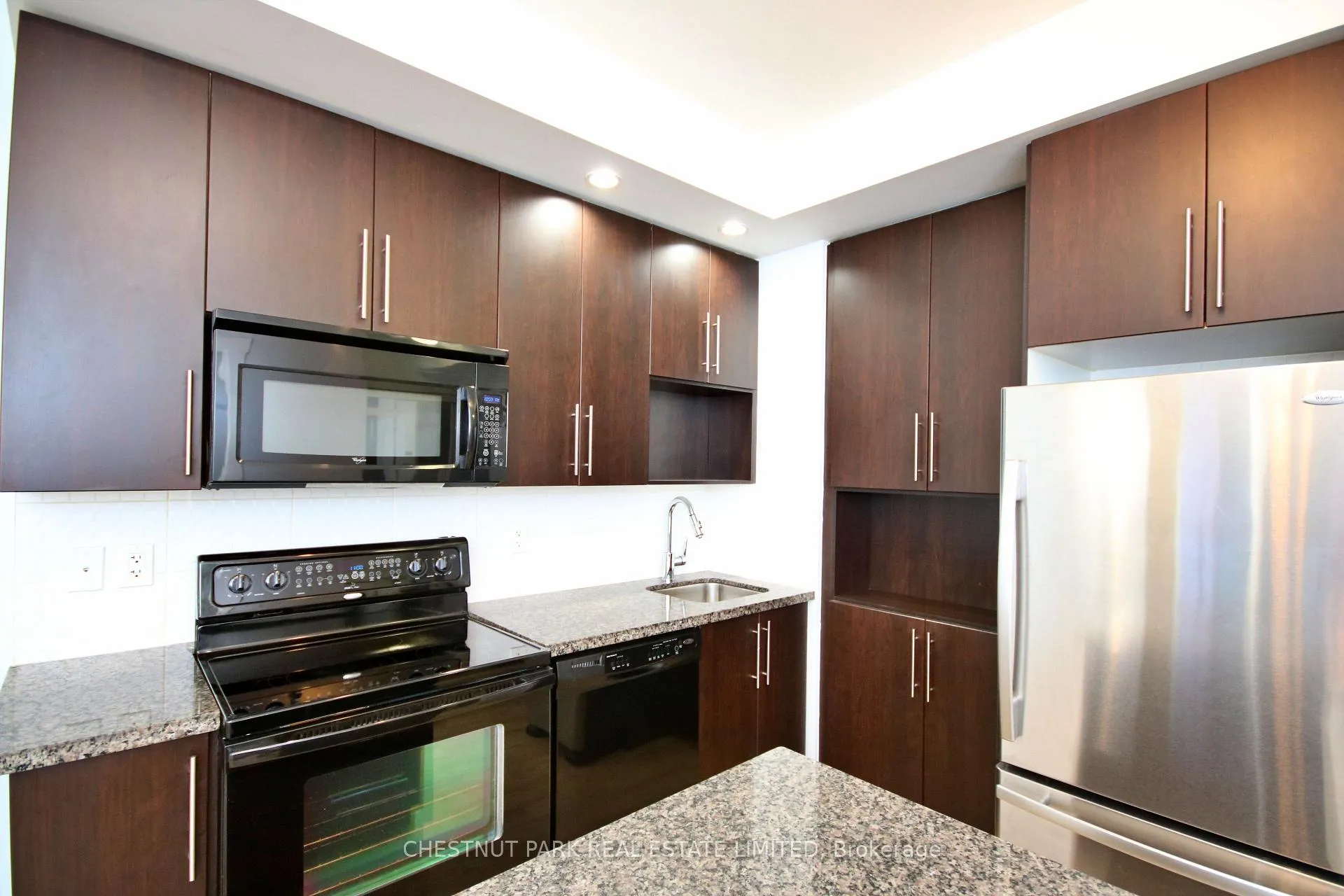 Photo 3 of Unit 1409, 28 Linden Street, Toronto, North St. James Town — HOMEH