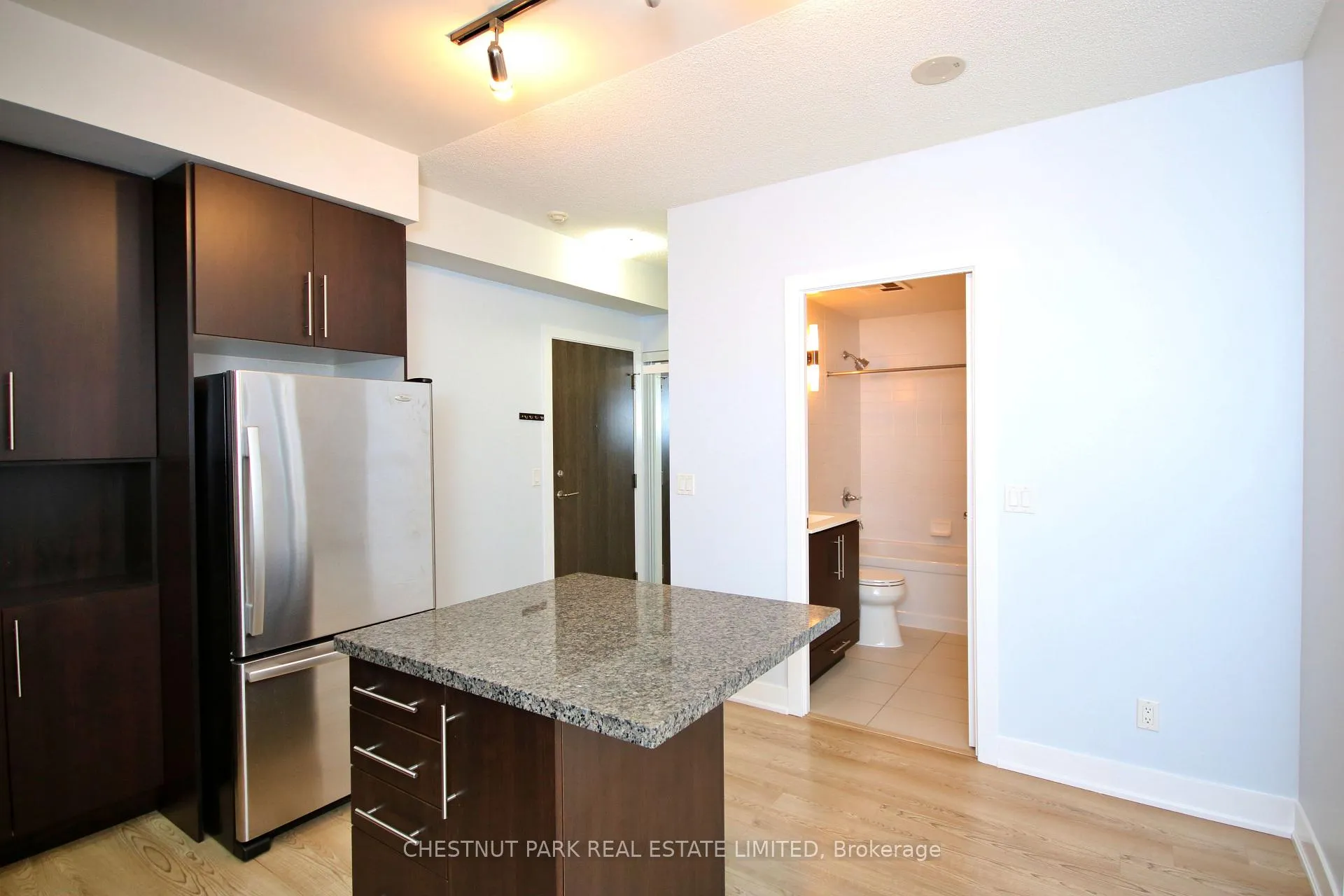 Photo 4 of Unit 1409, 28 Linden Street, Toronto, North St. James Town — HOMEH