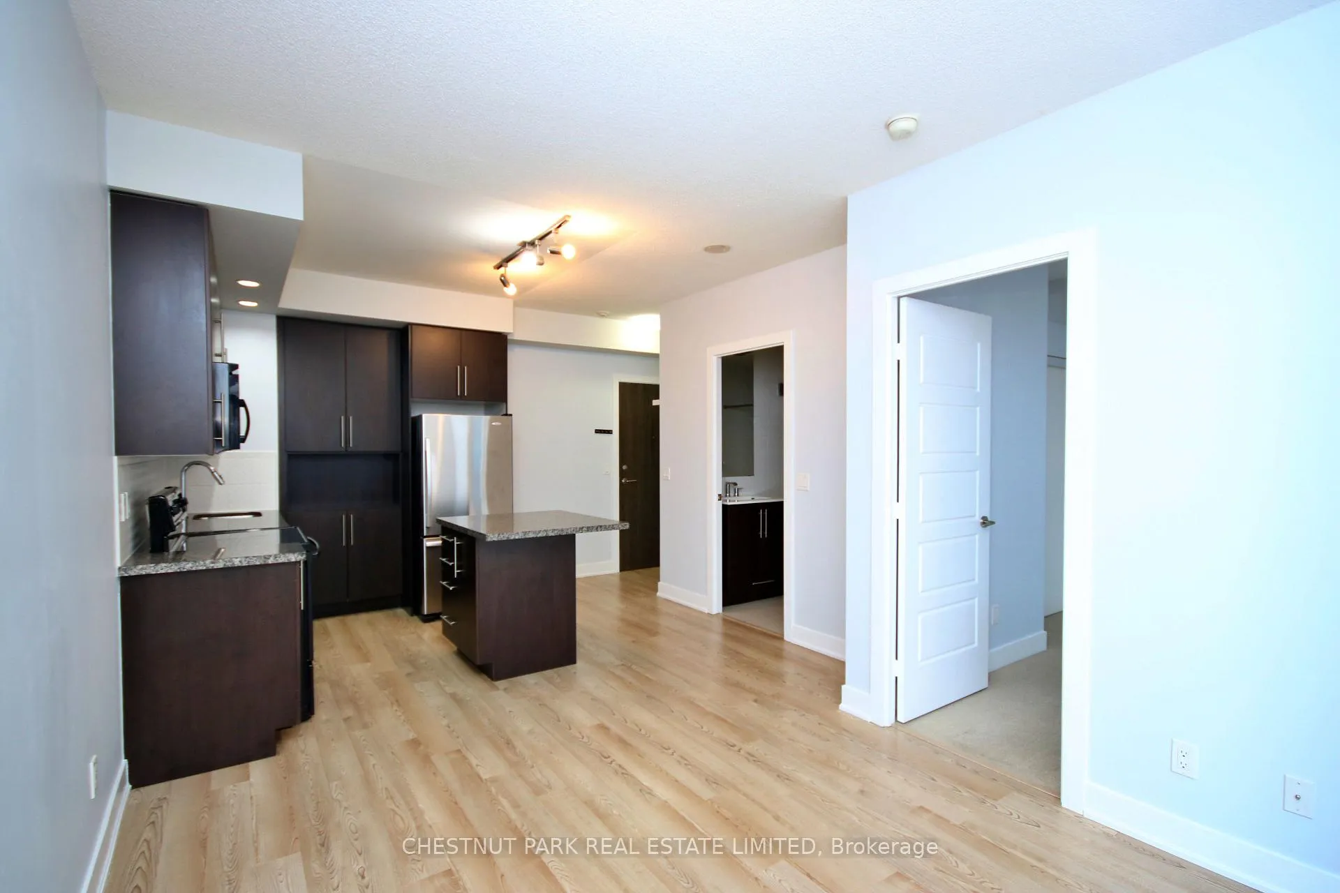 Photo 5 of Unit 1409, 28 Linden Street, Toronto, North St. James Town — HOMEH
