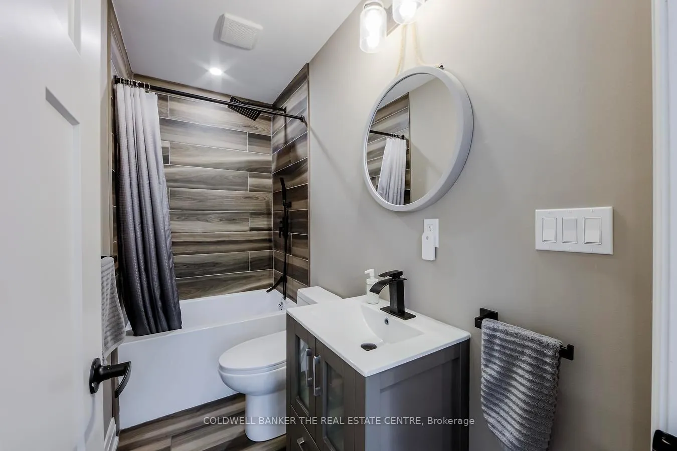 Photo 15 of 15 Blue Jay Boulevard, Georgina, Pefferlaw — HOMEH