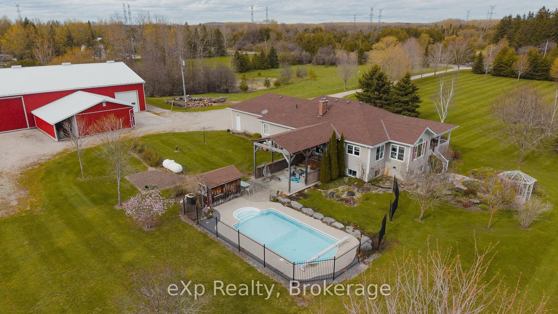 Photo 2 of 392492 Southgate Sideroad 39, Southgate — HOMEH