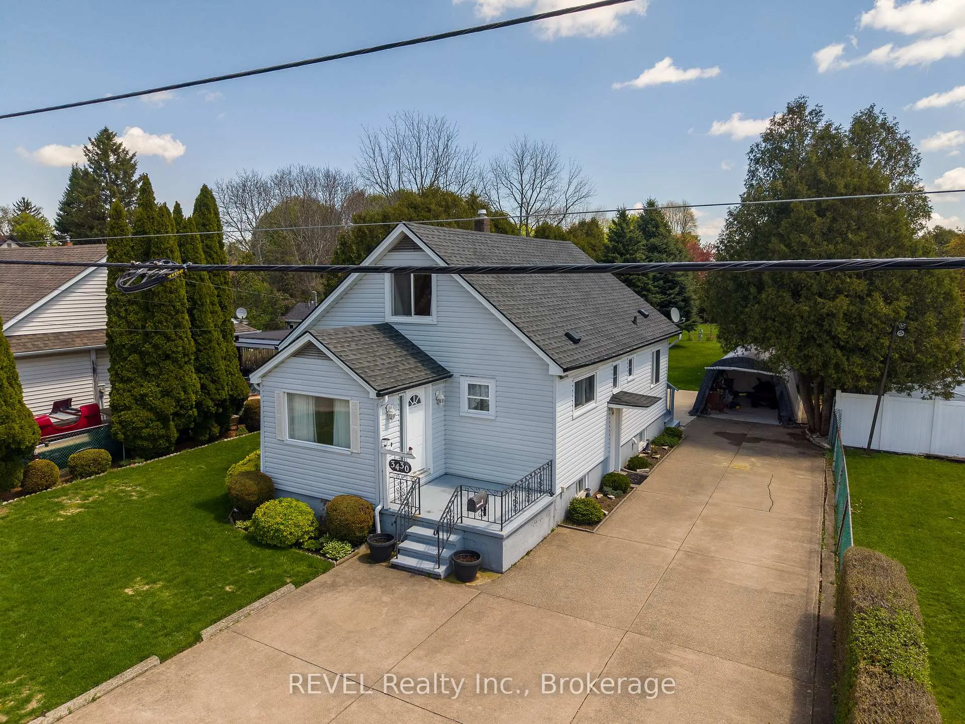 Front of 3430 Saint George Avenue
