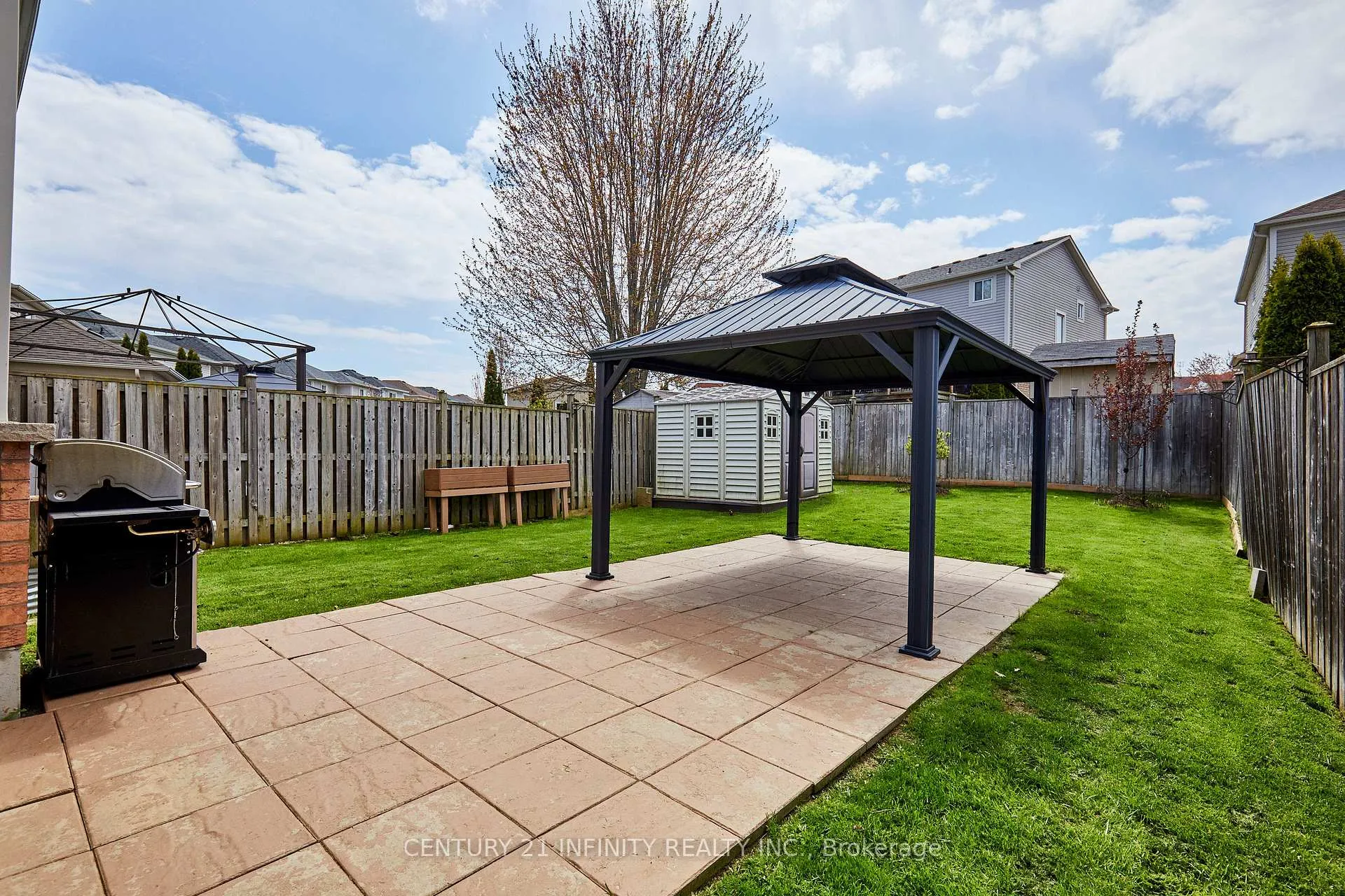 Photo 3 of 236 Scottsdale Drive, Clarington, Bowmanville — HOMEH