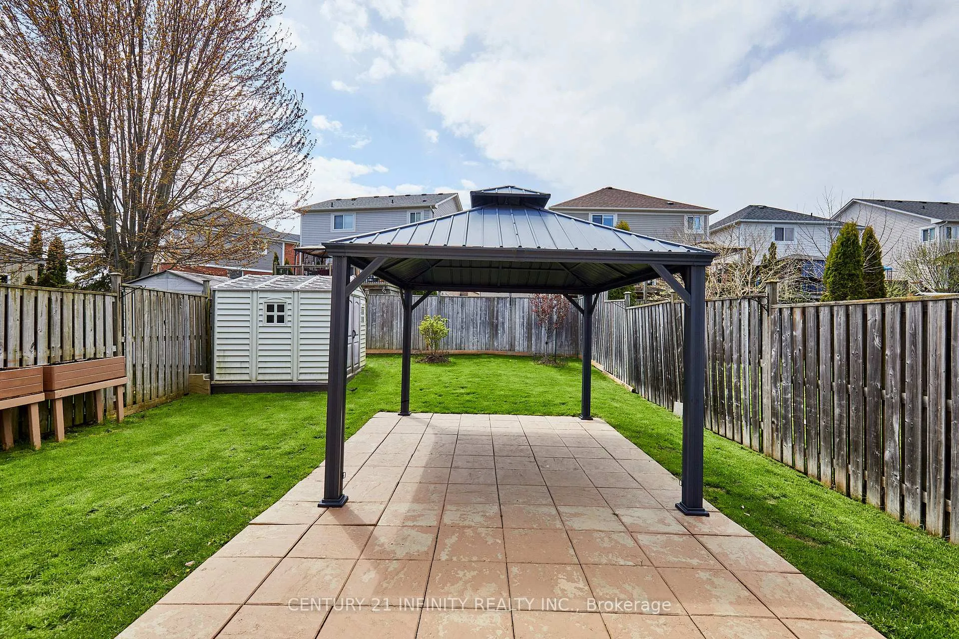 Photo 4 of 236 Scottsdale Drive, Clarington, Bowmanville — HOMEH