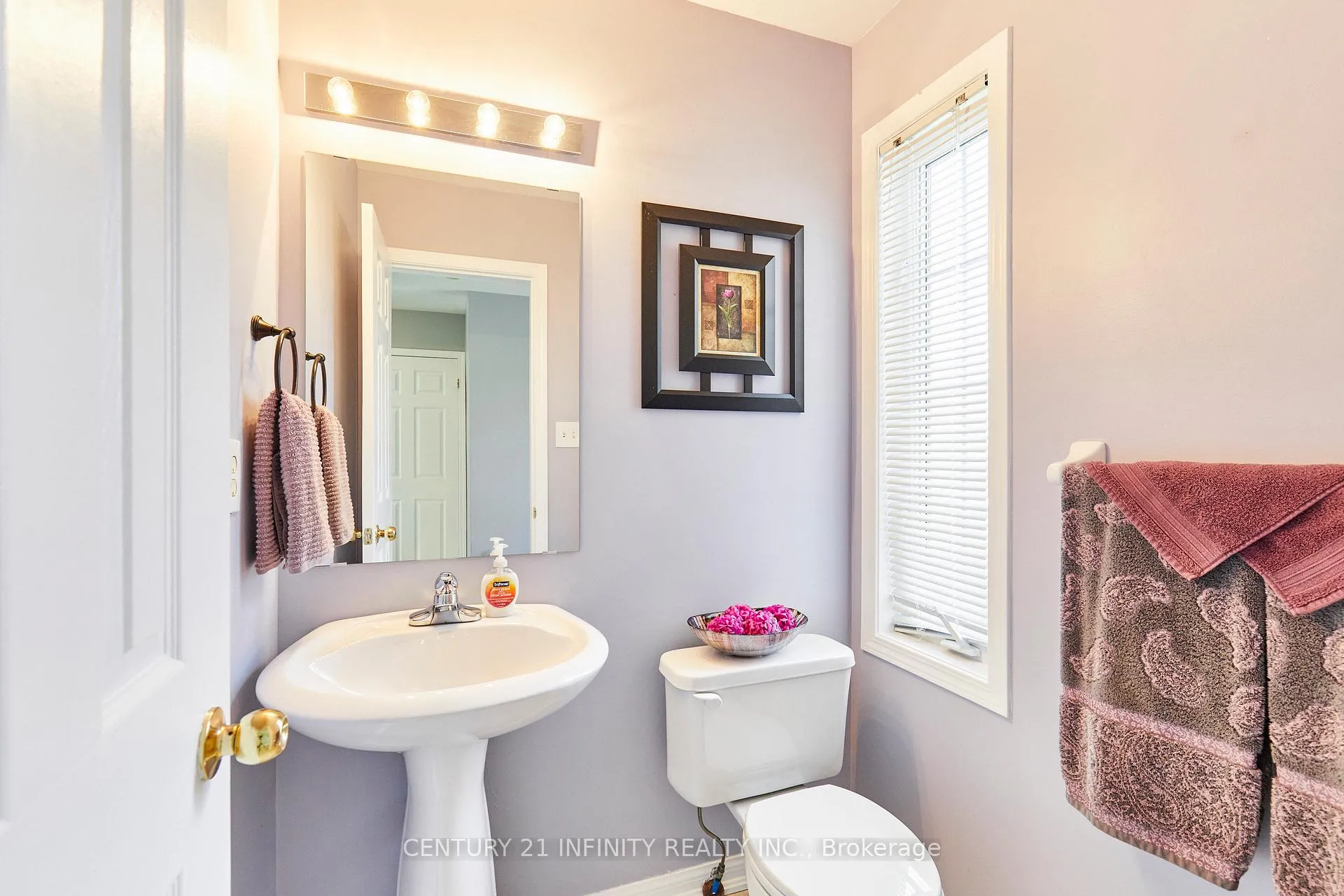 Photo 7 of 236 Scottsdale Drive, Clarington, Bowmanville — HOMEH
