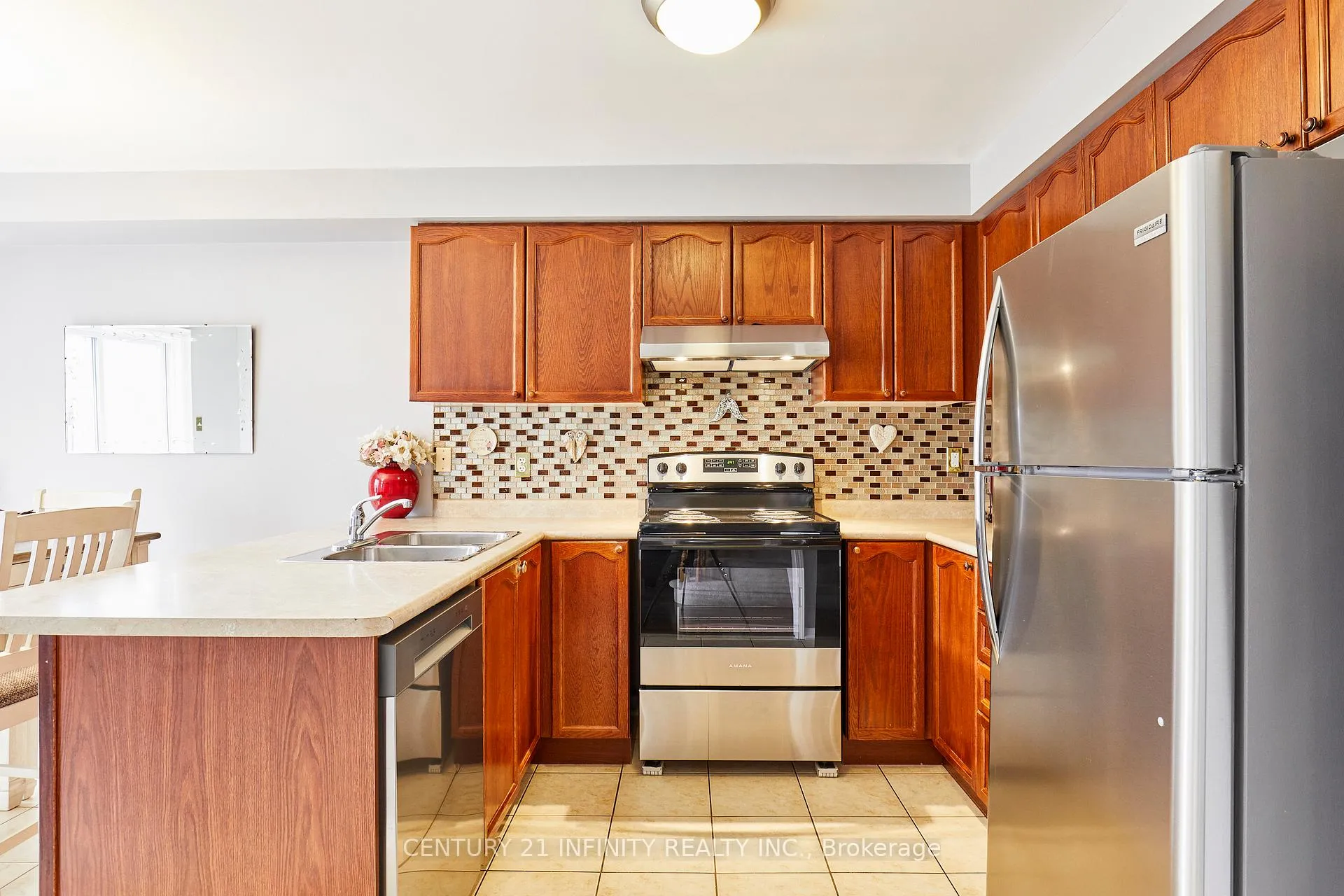 Photo 18 of 236 Scottsdale Drive, Clarington, Bowmanville — HOMEH