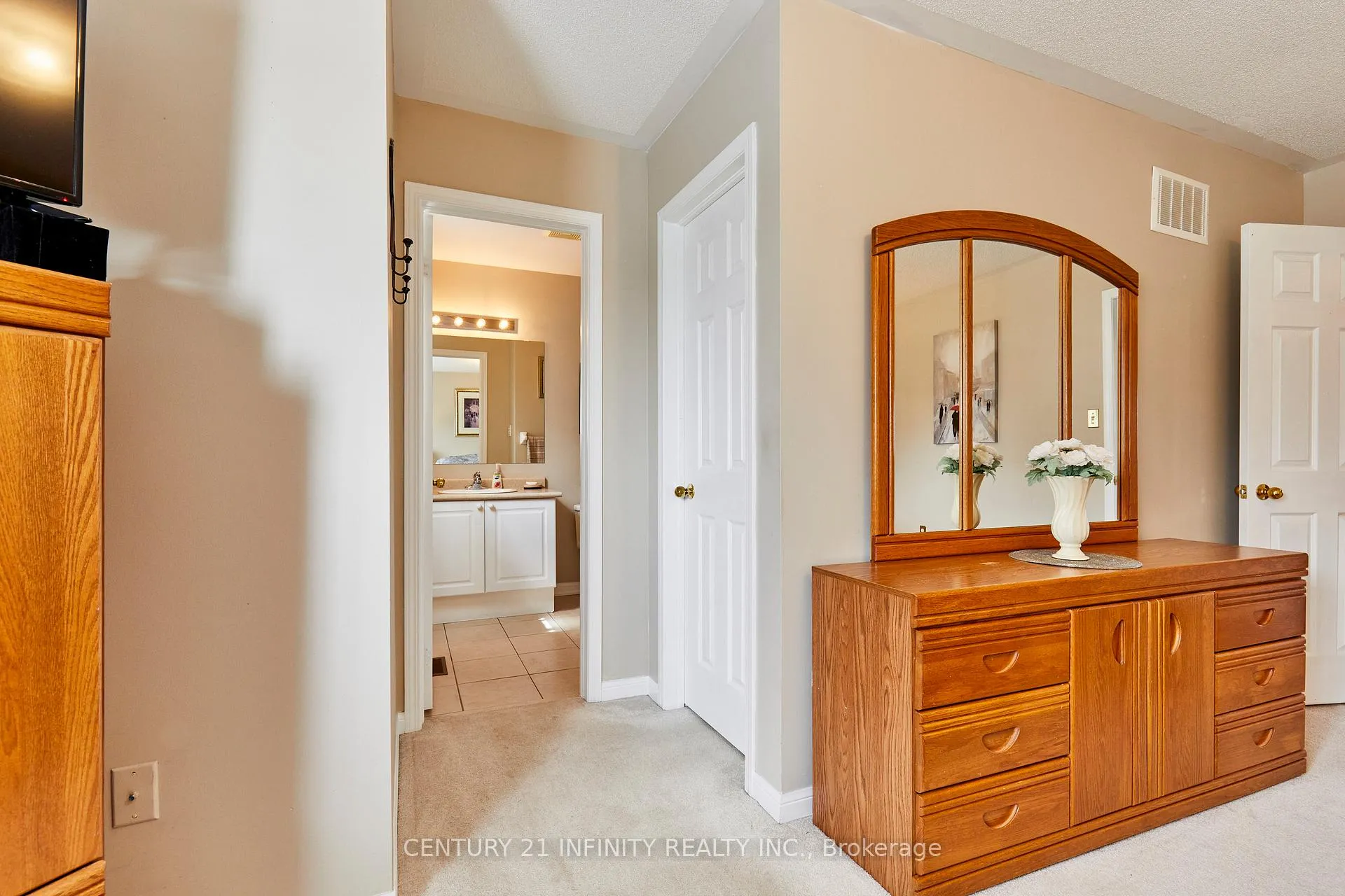 Photo 24 of 236 Scottsdale Drive, Clarington, Bowmanville — HOMEH