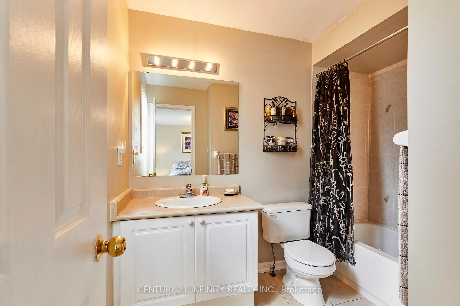 Photo 25 of 236 Scottsdale Drive, Clarington, Bowmanville — HOMEH