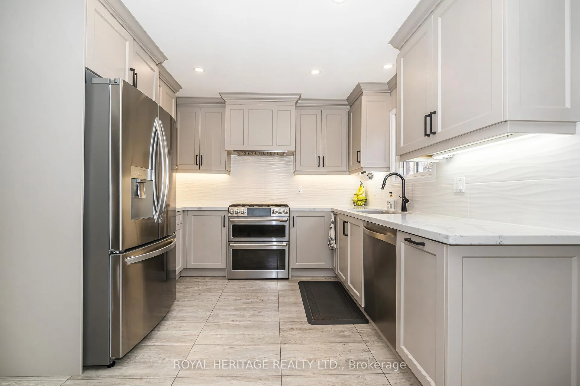 Photo 10 of 525 Sundown Crescent, Pickering, Woodlands — HOMEH