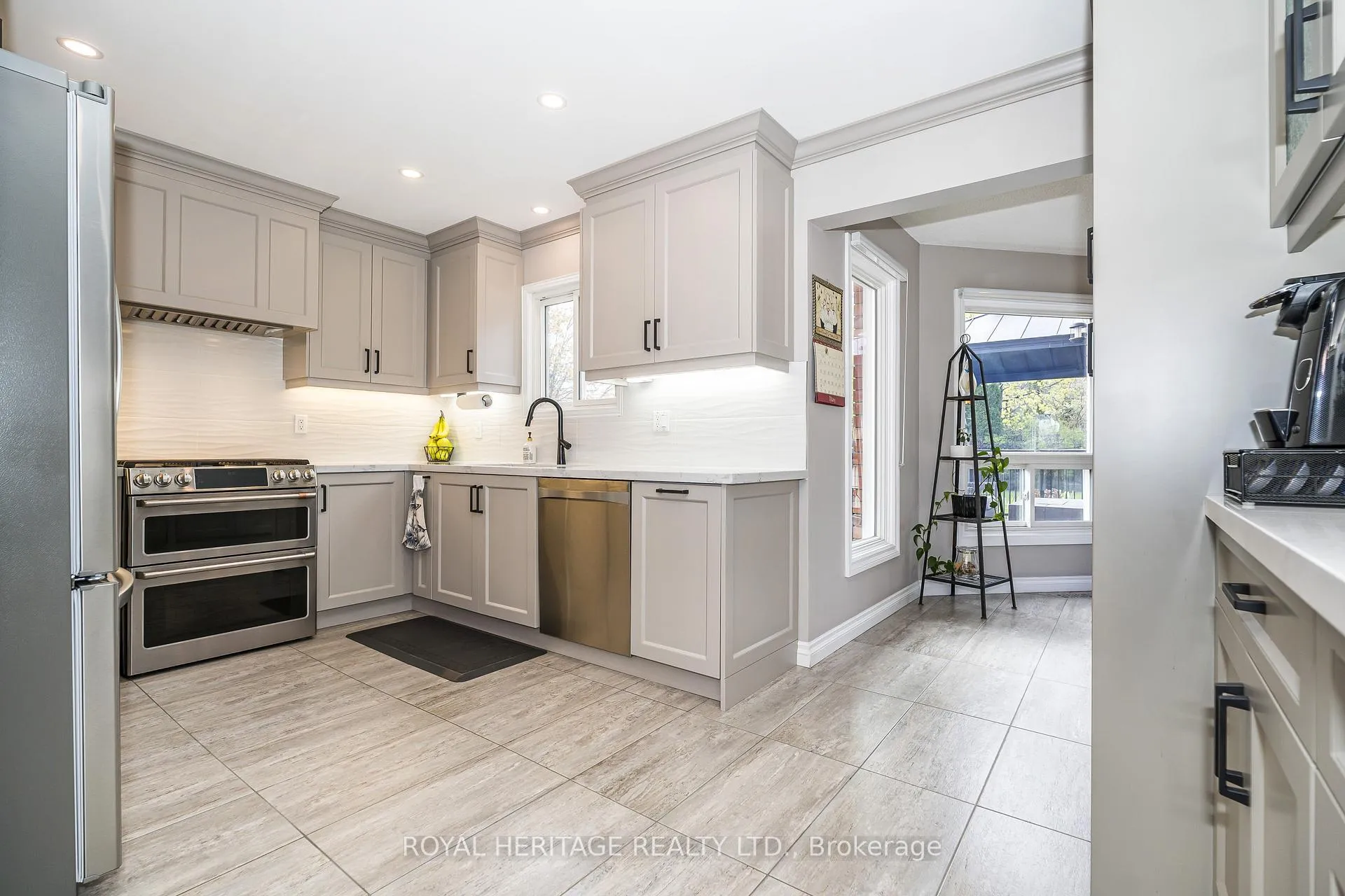 Photo 12 of 525 Sundown Crescent, Pickering, Woodlands — HOMEH