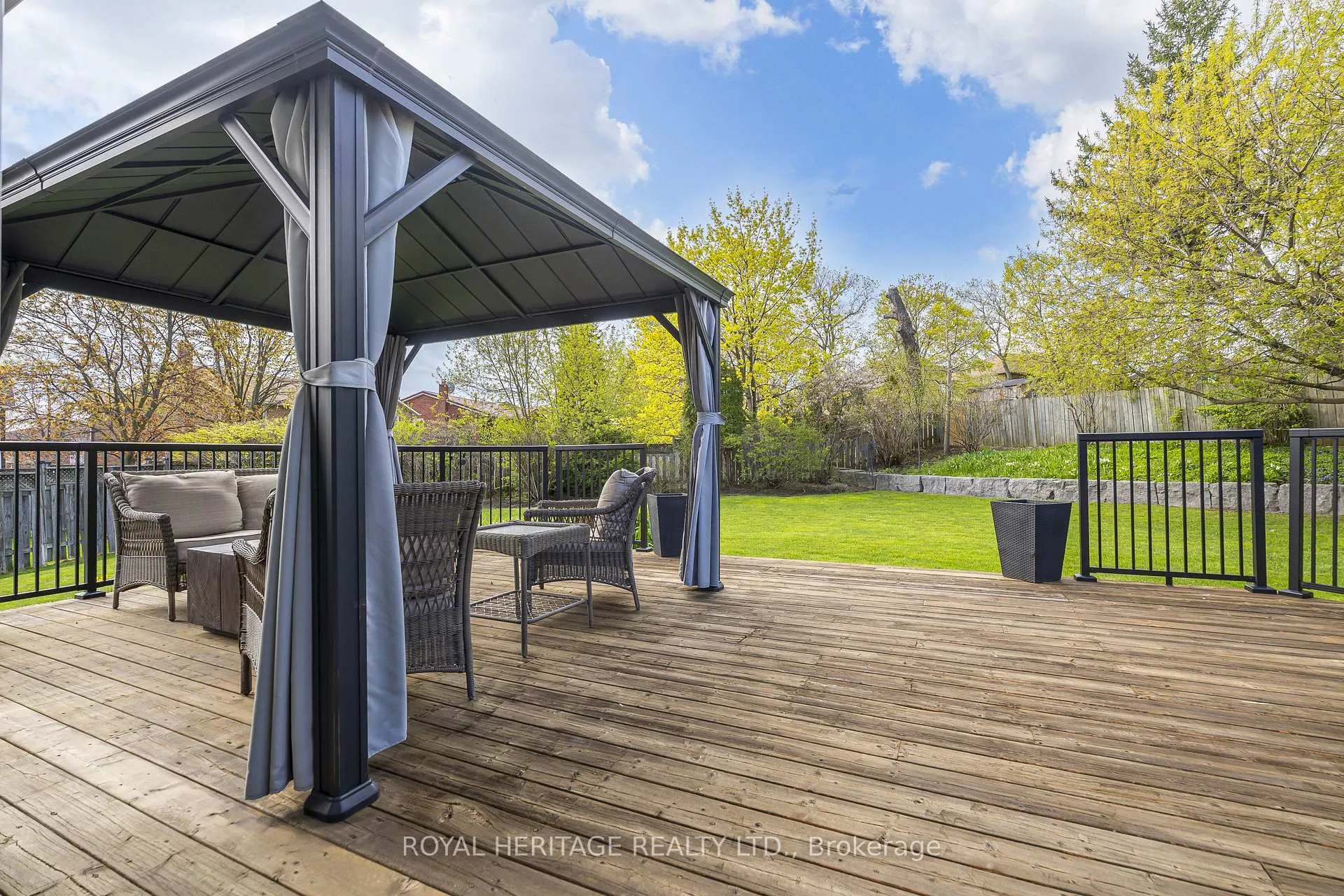 Photo 17 of 525 Sundown Crescent, Pickering, Woodlands — HOMEH