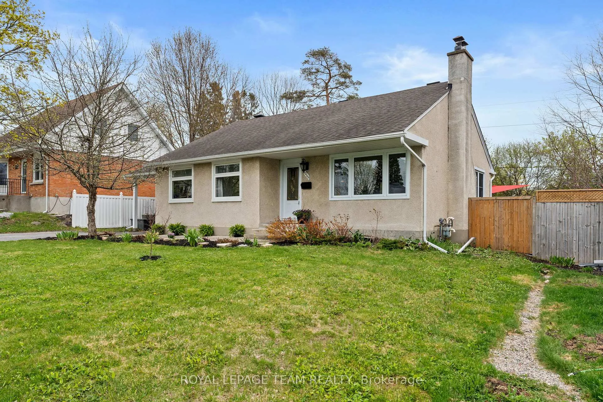 Photo 5 of 1266 Randall Avenue, Ottawa, Alta Vista — HOMEH