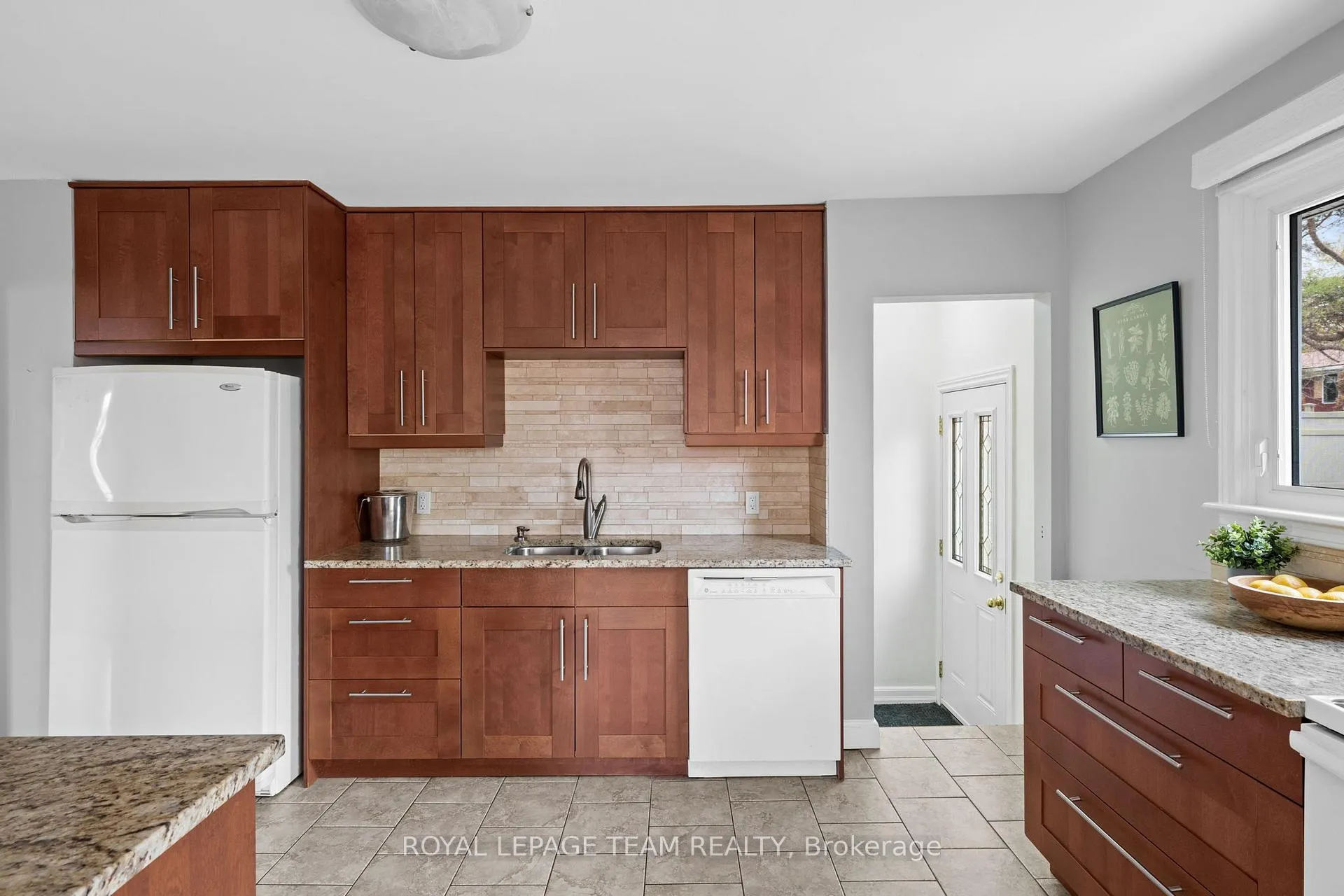 Photo 14 of 1266 Randall Avenue, Ottawa, Alta Vista — HOMEH
