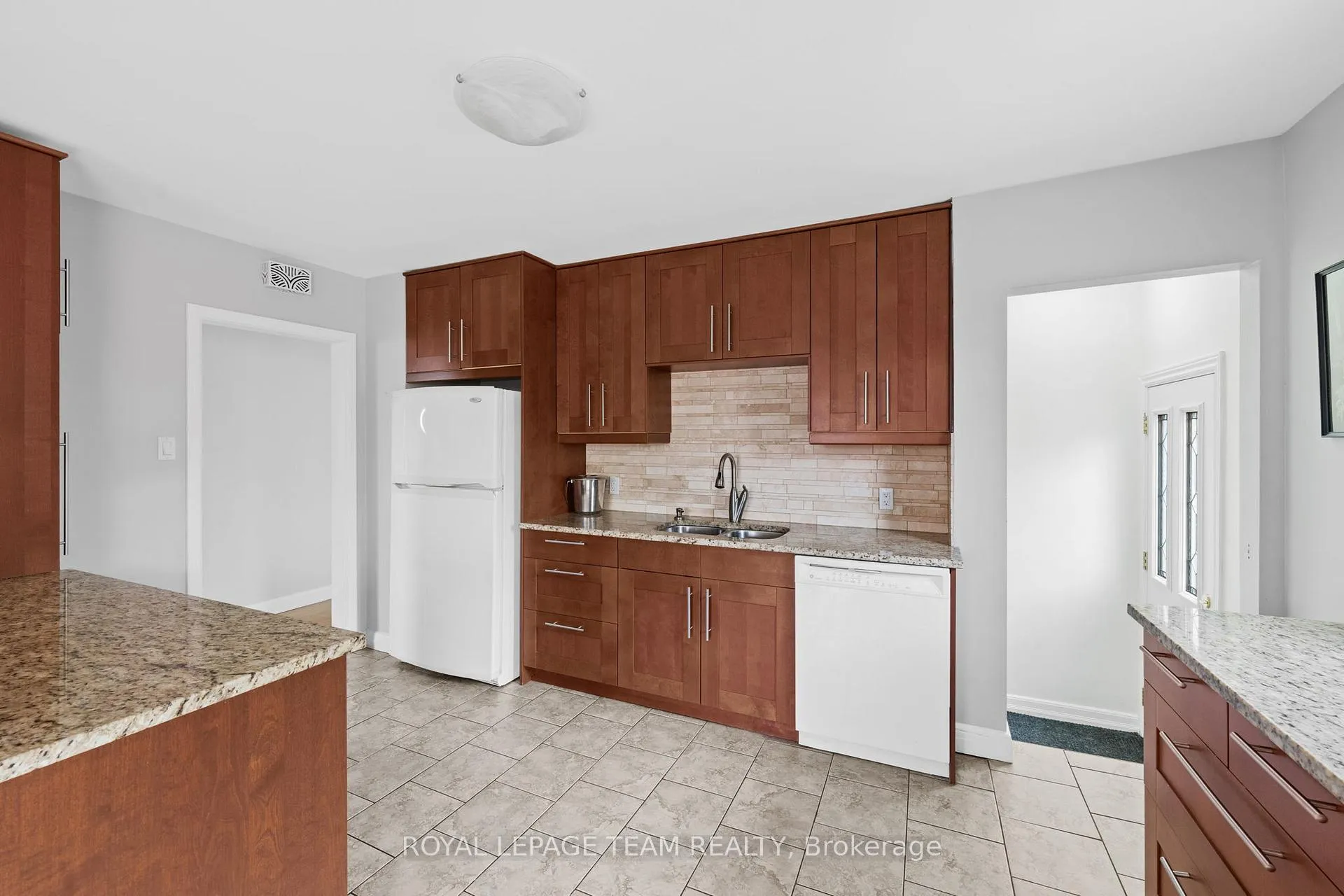 Photo 15 of 1266 Randall Avenue, Ottawa, Alta Vista — HOMEH