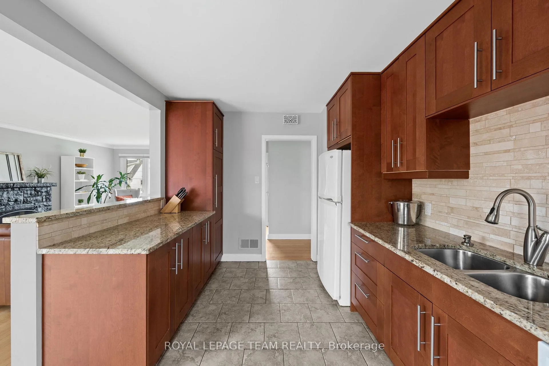 Photo 16 of 1266 Randall Avenue, Ottawa, Alta Vista — HOMEH