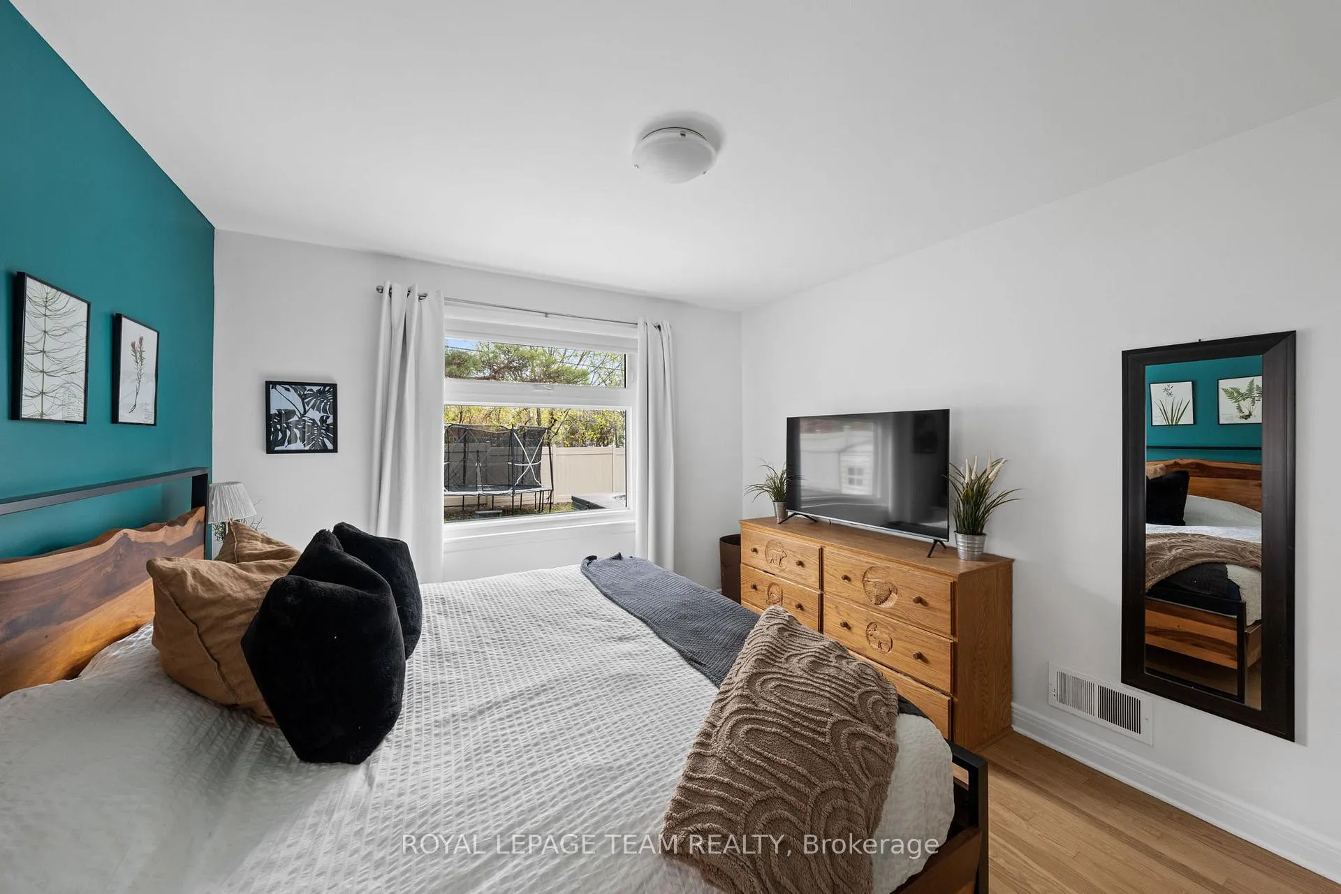 Photo 26 of 1266 Randall Avenue, Ottawa, Alta Vista — HOMEH