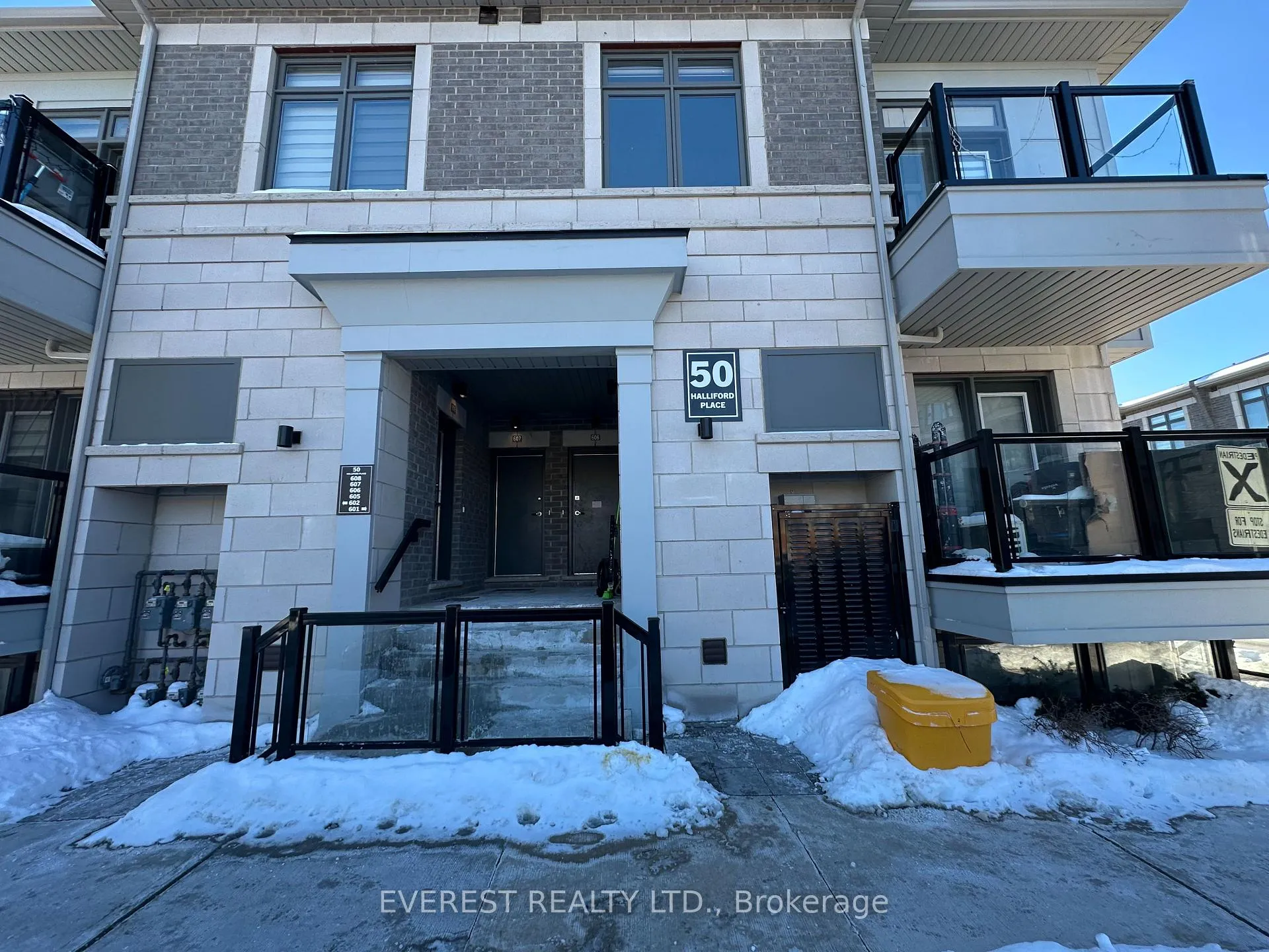 Front of Unit 606, 50 Halliford Place N