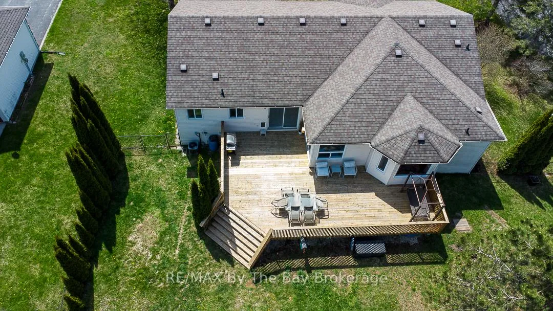 Photo 7 of 10 Lamont Creek Drive, Wasaga Beach — HOMEH