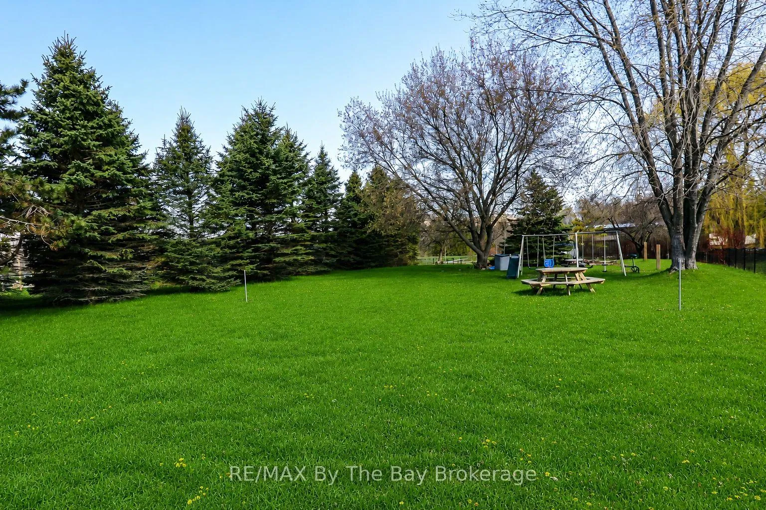 Photo 9 of 10 Lamont Creek Drive, Wasaga Beach — HOMEH