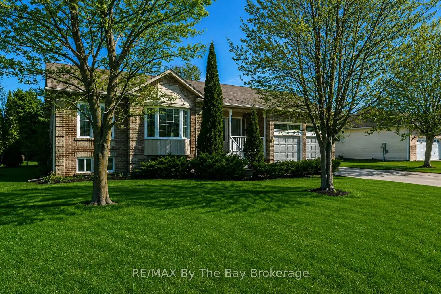 Photo 1 of 10 Lamont Creek Drive, Wasaga Beach — HOMEH