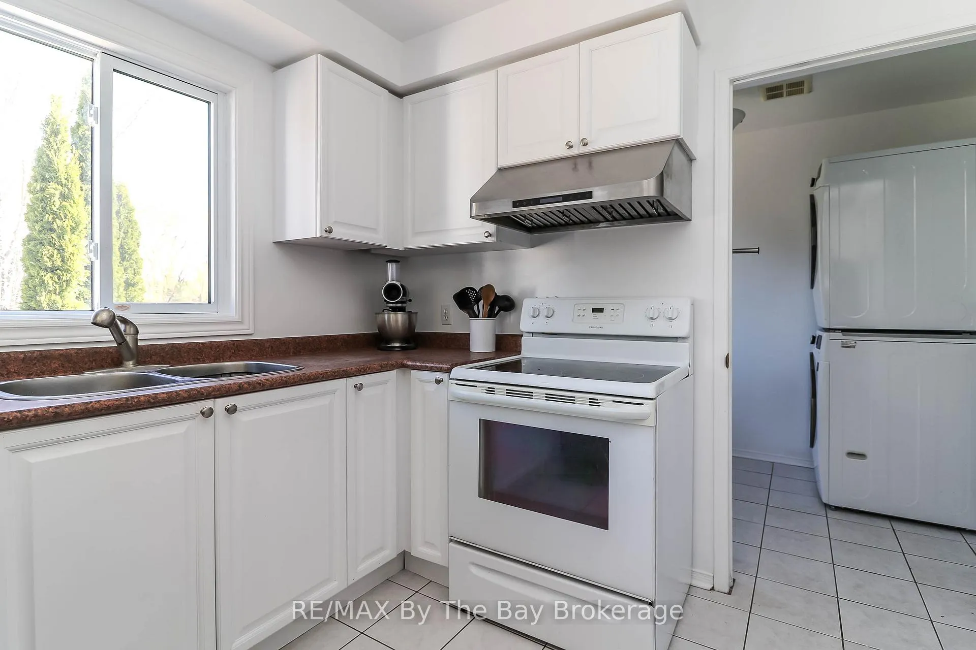 Photo 22 of 10 Lamont Creek Drive, Wasaga Beach — HOMEH
