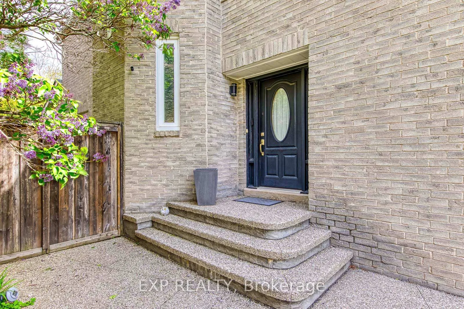 Photo 4 of 1225 Hedgestone Crescent, Oakville, Glen Abbey — HOMEH