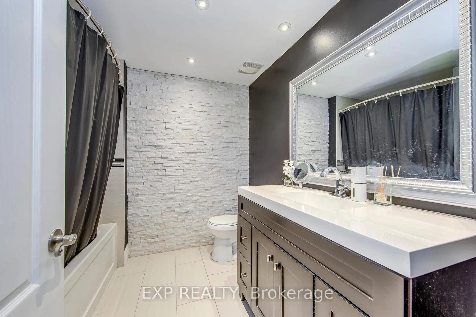 Photo 36 of 1225 Hedgestone Crescent, Oakville, Glen Abbey — HOMEH
