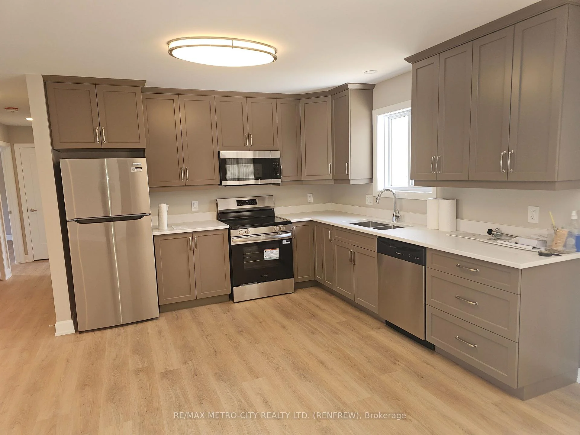 Photo 9 of Unit A, 321A Usborne Street, McNab/Braeside, Mcnab/Braeside Twps — HOMEH