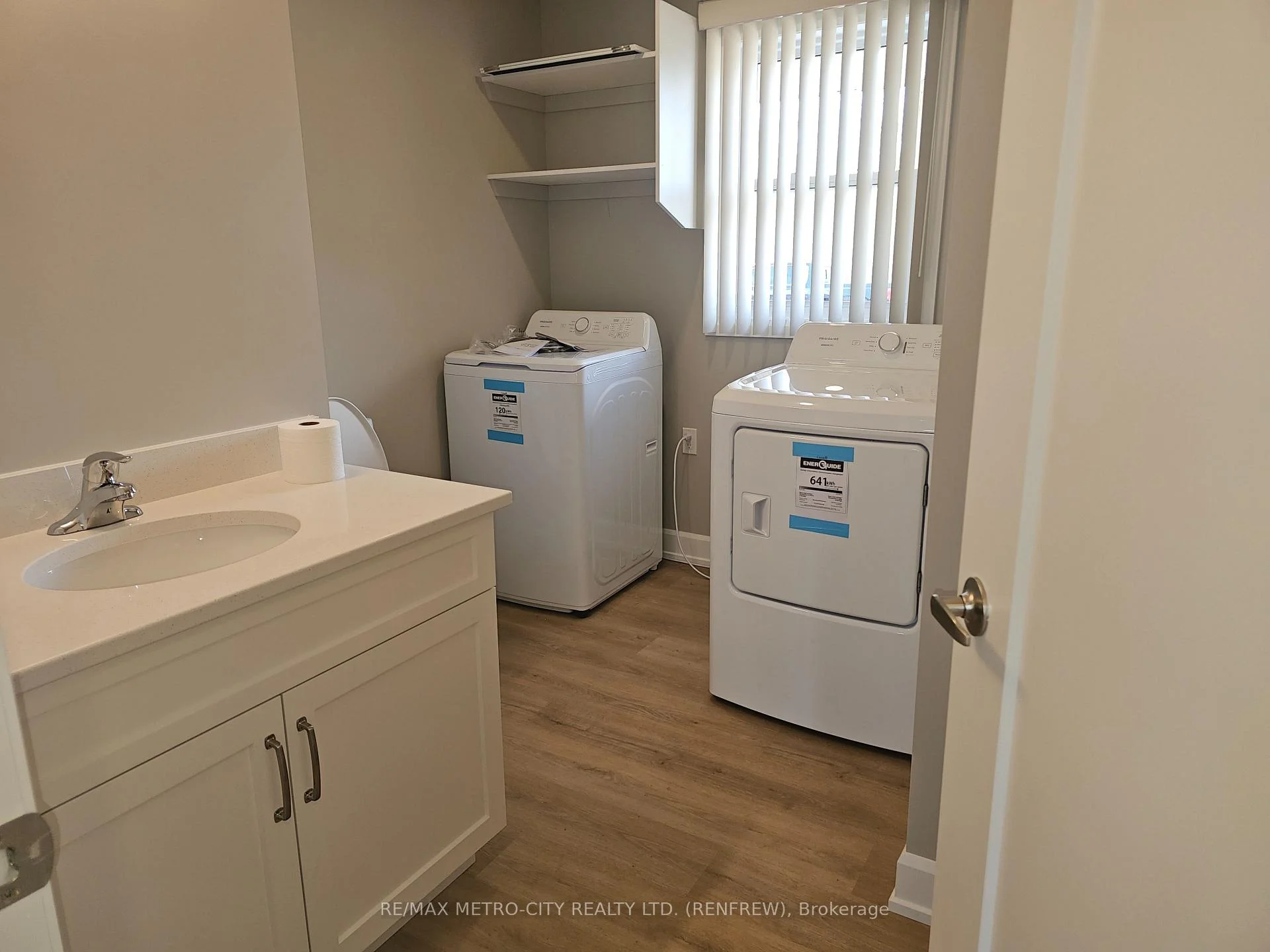 Photo 12 of Unit A, 321A Usborne Street, McNab/Braeside, Mcnab/Braeside Twps — HOMEH