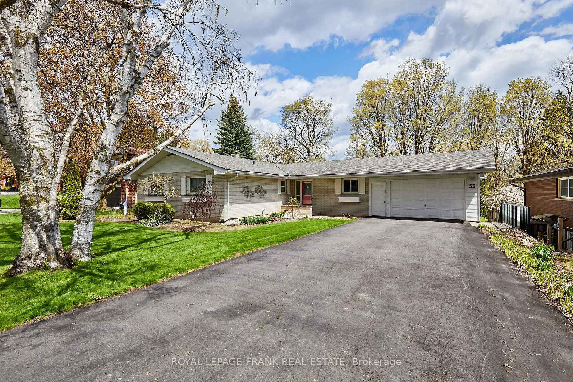 Photo 2 of 33 Ottawa Street, Scugog, Port Perry — HOMEH