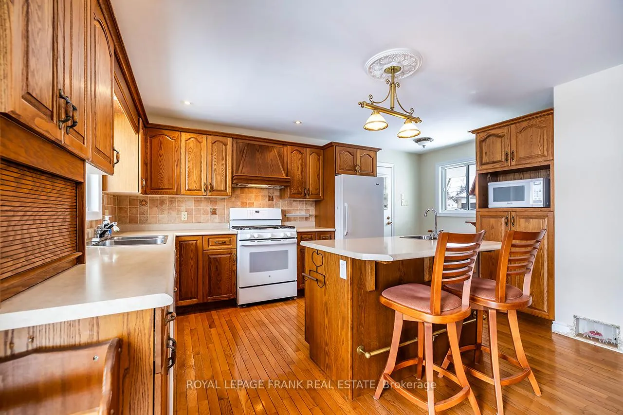 Photo 6 of 33 Ottawa Street, Scugog, Port Perry — HOMEH