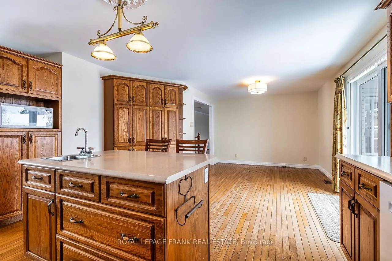 Photo 7 of 33 Ottawa Street, Scugog, Port Perry — HOMEH