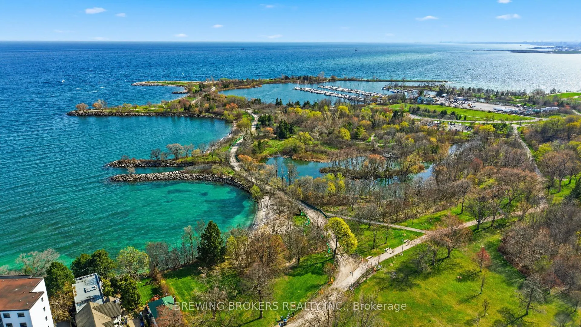 Photo 3 of 72 Thirteenth Street, Etobicoke, New Toronto — HOMEH