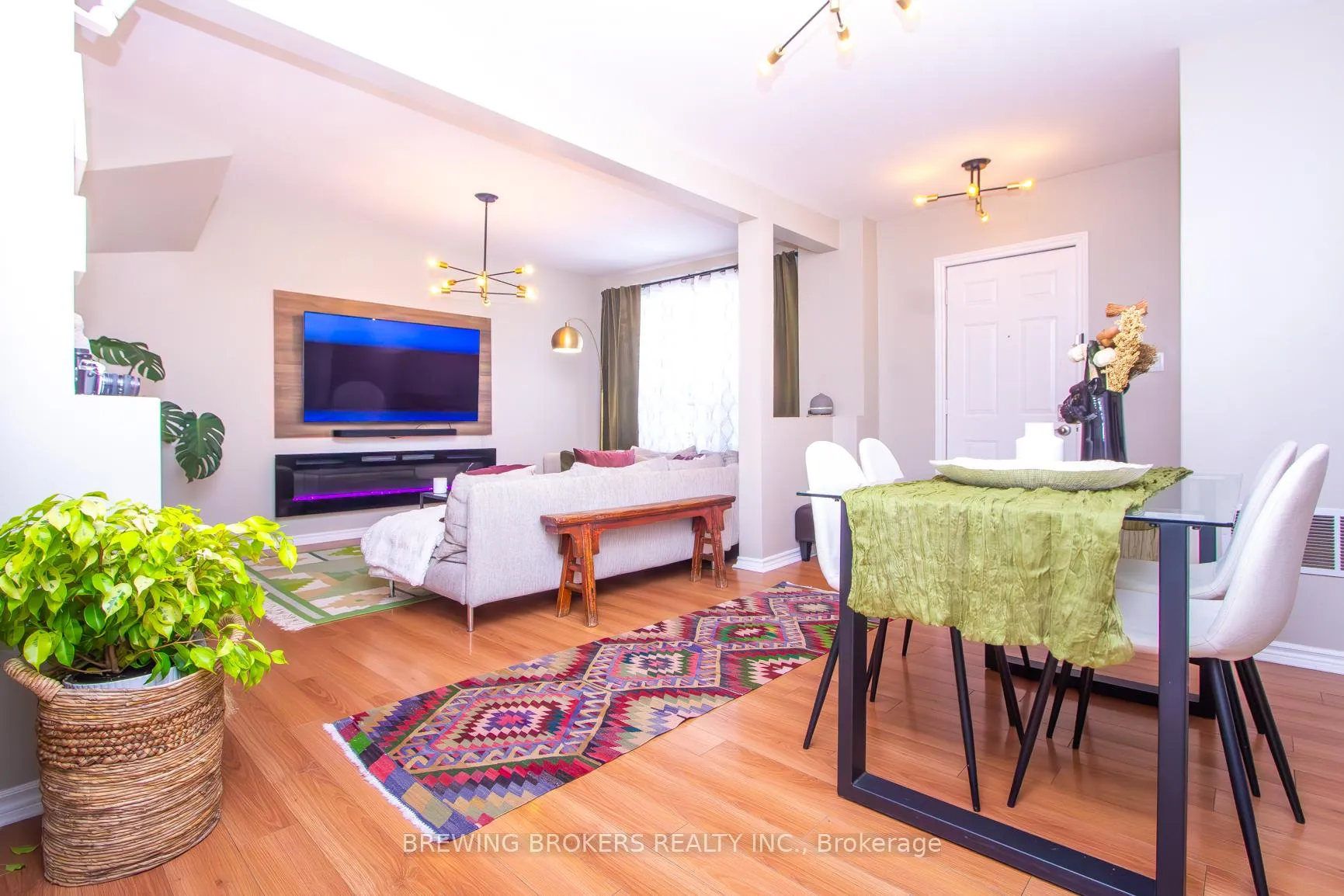 Photo 12 of 72 Thirteenth Street, Etobicoke, New Toronto — HOMEH