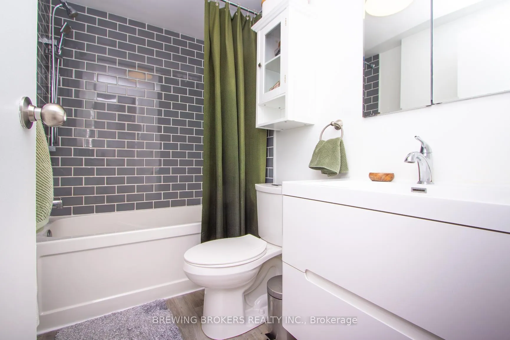 Photo 25 of 72 Thirteenth Street, Etobicoke, New Toronto — HOMEH