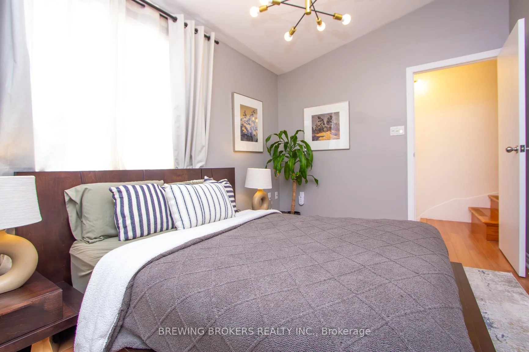 Photo 27 of 72 Thirteenth Street, Etobicoke, New Toronto — HOMEH