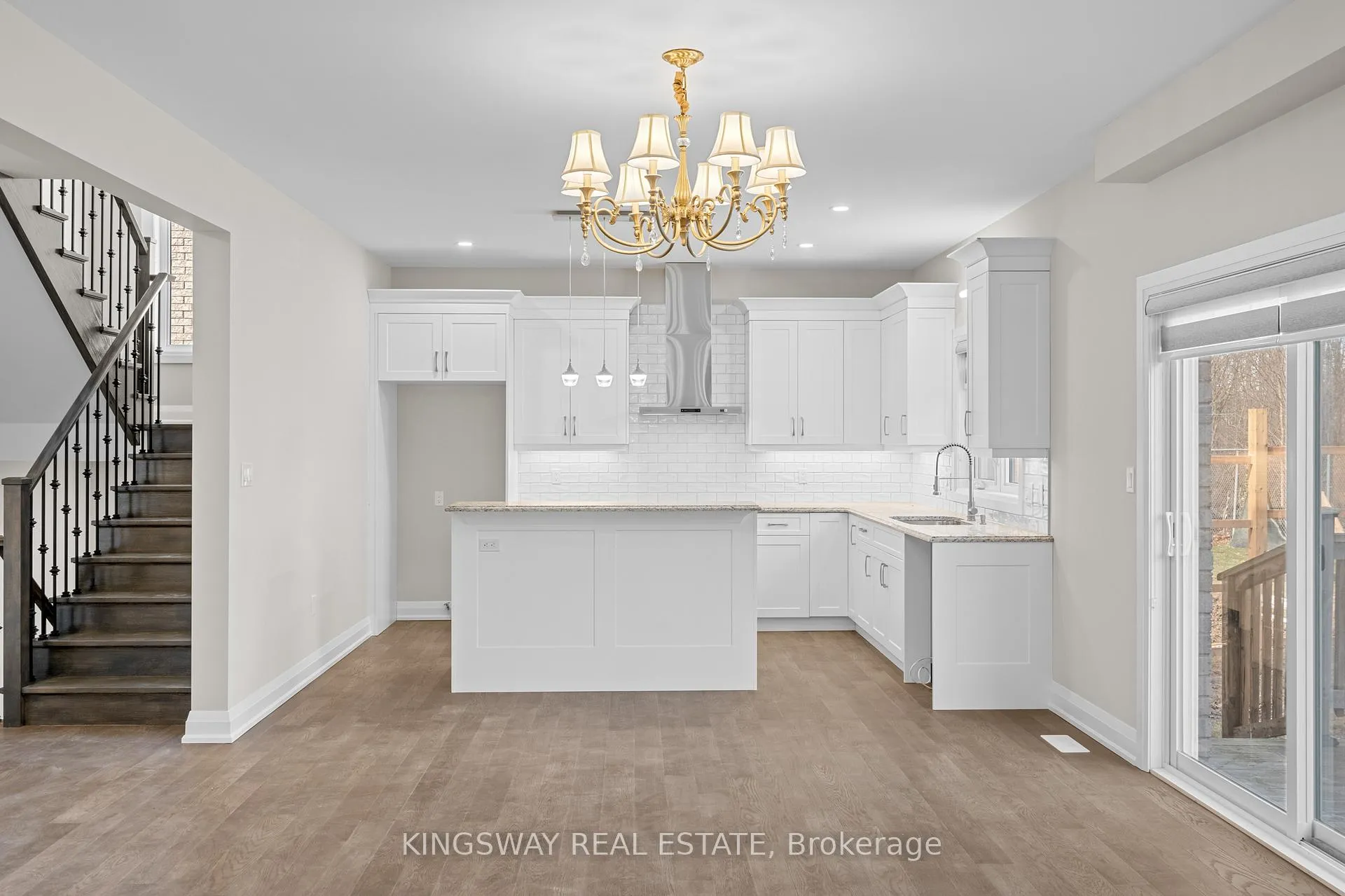 Photo 4 of 7275 Lionshead Avenue E, Niagara Falls, Oldfield — HOMEH