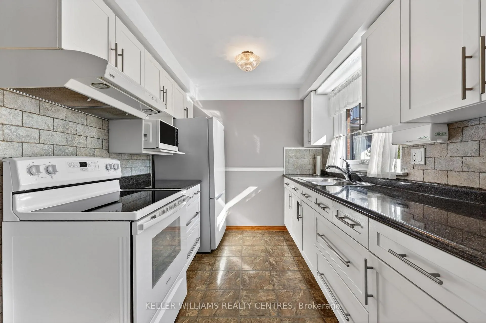 Photo 6 of 13 Laurentide Avenue, Aurora, Aurora Heights — HOMEH