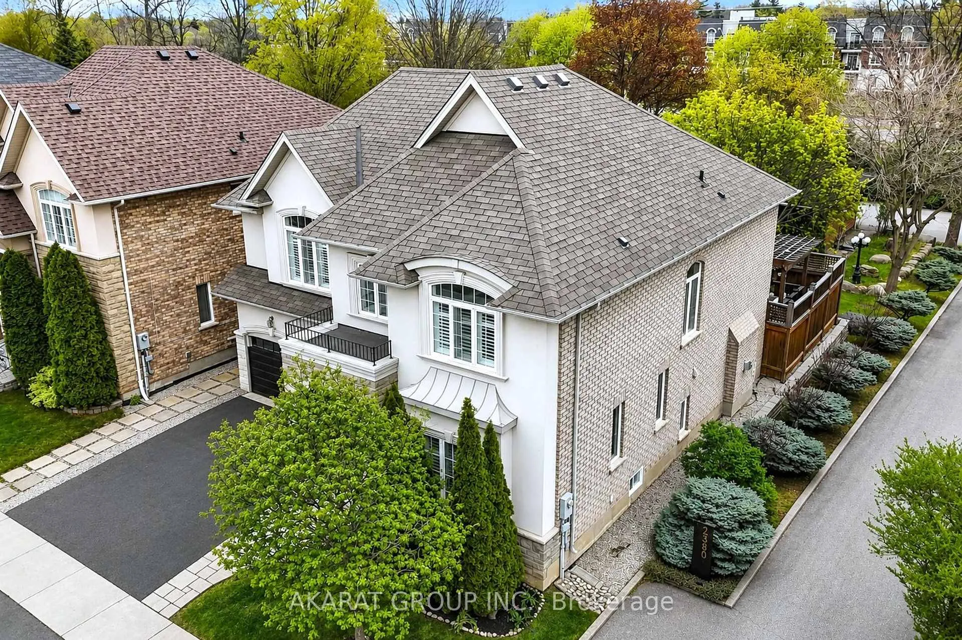 Photo 3 of 2376 Brockberry Crescent, Oakville, Westmount — HOMEH