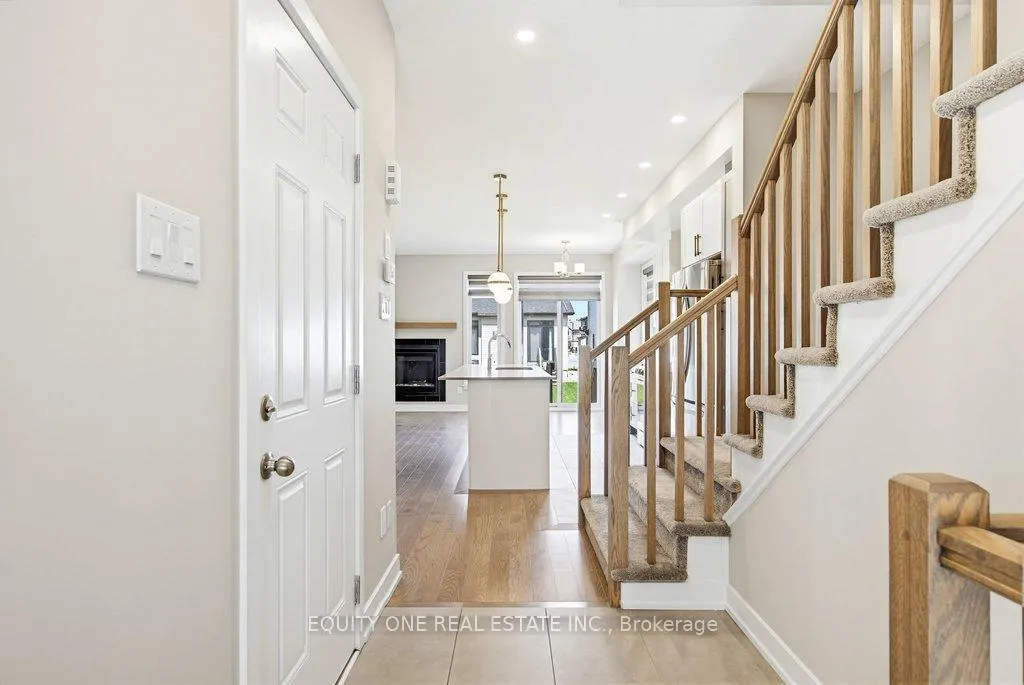 Photo 8 of 2033 Allegrini Terrace, Ottawa, Kanata - Emerald Meadows/Trailwest — HOMEH