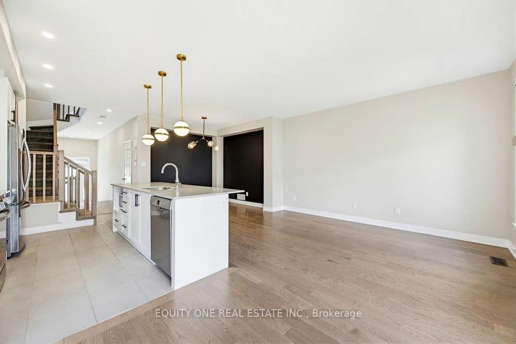 Photo 13 of 2033 Allegrini Terrace, Ottawa, Kanata - Emerald Meadows/Trailwest — HOMEH