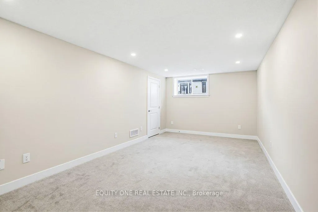 Photo 38 of 2033 Allegrini Terrace, Ottawa, Kanata - Emerald Meadows/Trailwest — HOMEH
