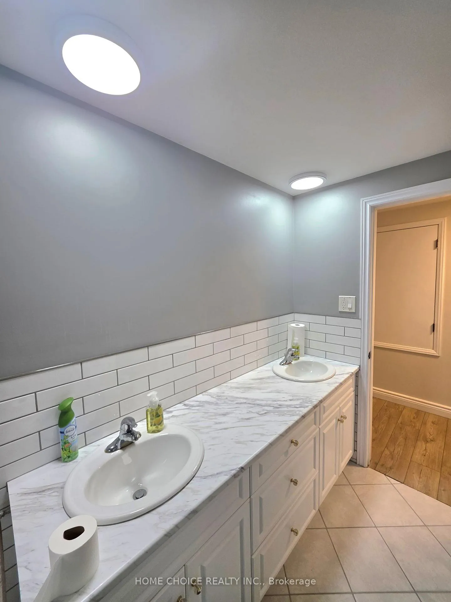 Photo 14 of 130 Champlain Crescent, Kitchener, Heritage Park - Kitchener — HOMEH